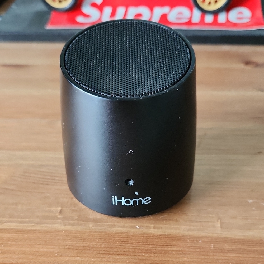 iHome Charcoal Wireless Speaker